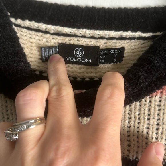 XS Volcom Cropped Striped Sweater - Picture 4 of 5
